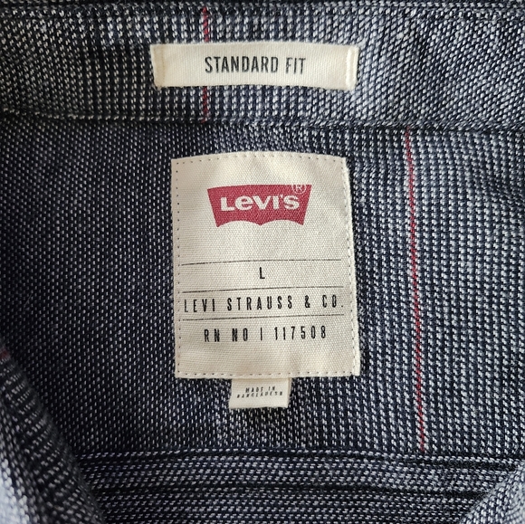 Levi's button down size Large - Picture 4 of 5